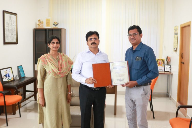 BEST ACADEMICIAN AWARD 2020 - Sri Venkateshwaraa College of Paramedical Sciences, Puducherry