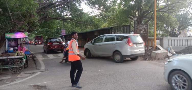 SVCET NSS volunteers actively participated in traffic crowd management on 19th Ocotber 2025